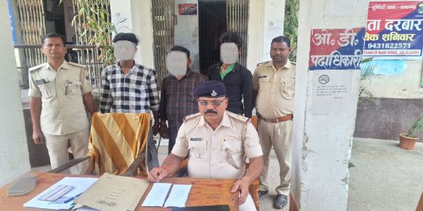 पूर्णिया पुलिस बरामद की चोरी के वाहन व मोबाइल , कई आरोपित गिरफ्तार