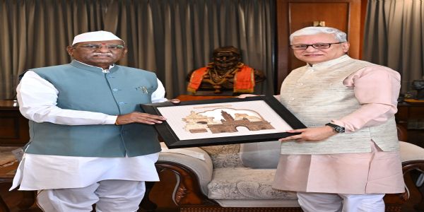 राज्यपाल बागडे की महाराष्ट्र के राज्यपाल जिष्णु देव वर्मा से मुलाकात