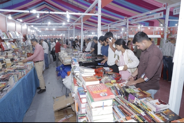 दून पुस्तक महोत्सव।