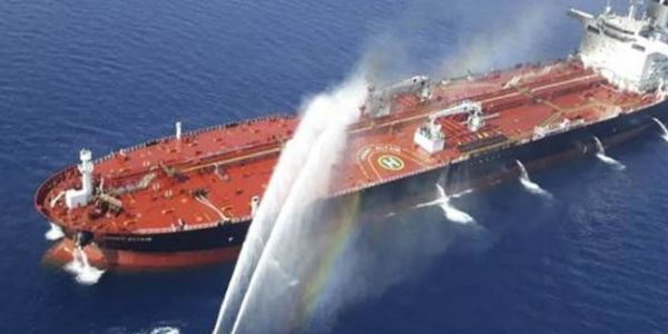 ईरानी कच्चे तेल के टैंकर का प्रीकात्मक चित्र