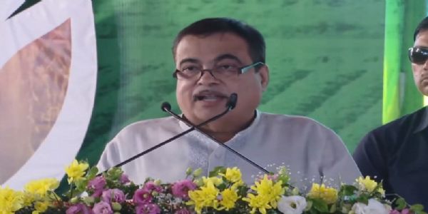 रायसेन में उन्नत कृषि महोत्सव का समापन समारोह को संबोधित करते हुए नितिन गड़करी रायसेन में उन्नत कृषि महोत्सव का समापन समारोह को संबोधित करते हुए नितिन गड़करी