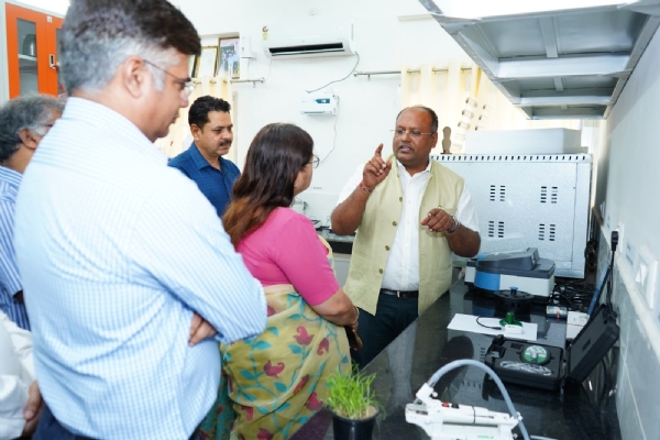 पादप विज्ञान अनुसंधान को नई दिशा: अत्याधुनिक प्रकाश संश्लेषण प्रयोगशाला का उद्घाटन*