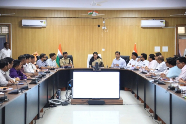 नवागत कलेक्टर ने की विभागवार समीक्षा, अधिकारियों को दिए आवश्यक दिशा-निर्देश