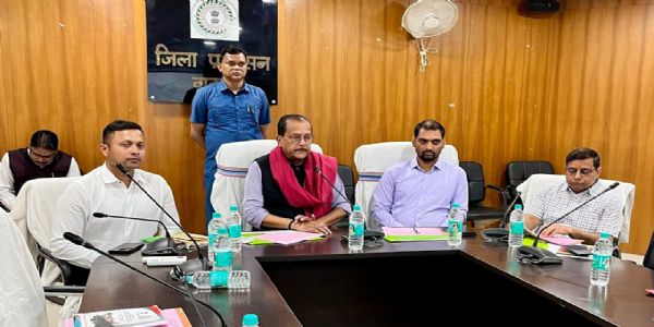 अधिकारी विभागीय समन्वय के साथ कार्यों में लाएं तेजी : वित्त मंत्री