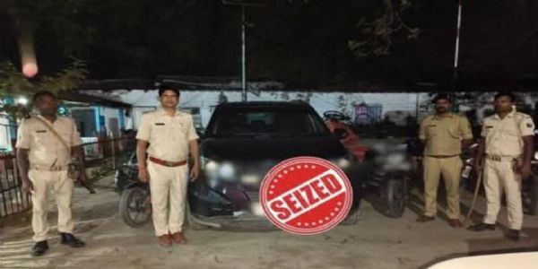 वीरपुर में पुलिस की बड़ी कार्रवाई, 1560 बोतल नेपाली शराब के साथ वाहन जब्त