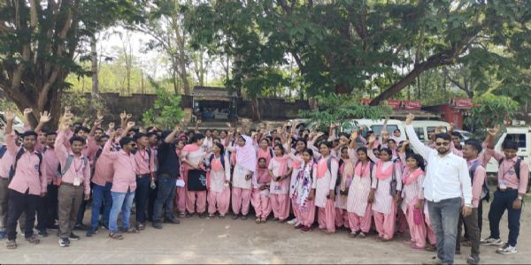 पूर्व प्राचार्य की पुनः पदस्थापना को लेकर केयू के छात्रों का प्रदर्शन