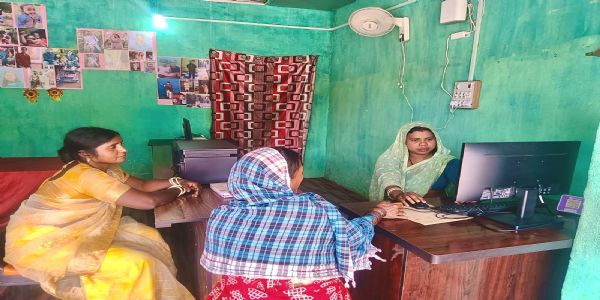 बदली जिंदगी, बढ़ा आत्मविश्वासः श्रीमती रजनी उइके बनी लखपति दीदी