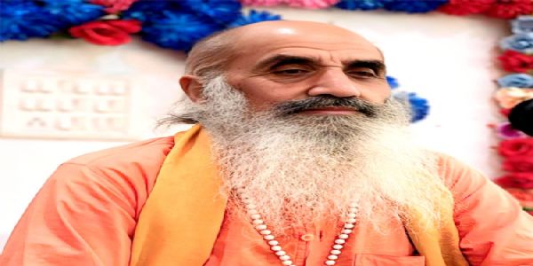 घर-गृहस्थ में रहकर महापुरुष बनना कठिन: दशरथ