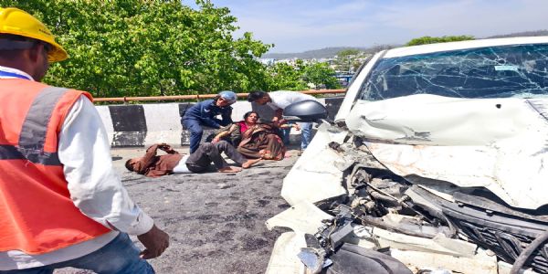 दिल्ली से हरिद्वार आ रही तीर्थ यात्रियों की कार दुर्घटनाग्रस्त , सात घायल