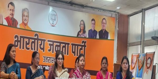 भाजपा कार्यालयों में सामूहिक श्रवण,महिलाओं ने बताया-आधी आबादी को पूरे अधिकार दिलाने वाला ऐतिहासिक कदम