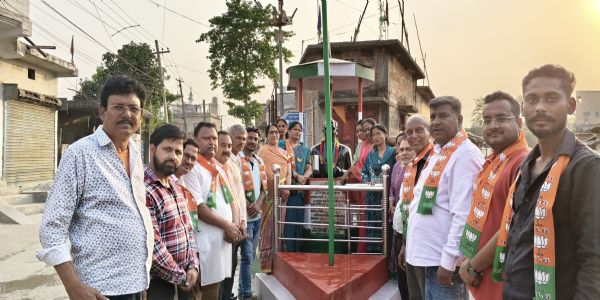 सामाजिक न्याय सप्ताह के तहत डॉ अंबेडकर प्रतिमा की सफाई