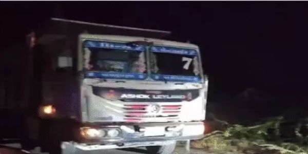 (लीड) गुजरात में ट्रक ने श्रद्धालुओं को कुचला, सात की मौत, राष्ट्रपति, उपराष्ट्रपति और प्रधानमंत्री ने जताया दुख