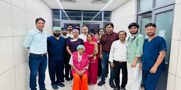 एमडीएम अस्पताल : गर्दन की महाधमनी केरॉटिड आर्टरी के रास्ते हृदय के सिकुड़े हुए ऑर्टिक वाल्व की सर्जरी