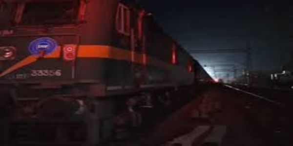 खंडवा में मालगाड़ी के वैगन से एलपीजी गैस रिसाव, 3 घंटे चला रेस्क्यू, राजधानी समेत 6 ट्रेनें प्रभावित