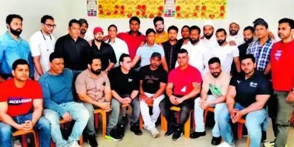 जिम संचालकों की संयुक्त बैठक में चैंपियनशिप की जानकारी देते जिम ट्रेनर। जिम संचालकों की संयुक्त बैठक में चैंपियनशिप की जानकारी देते जिम ट्रेनर।