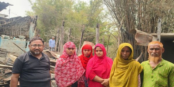 बिहार के पूर्णिया में सिलेंडर विस्फोट से 9 परिवारों के घर जले