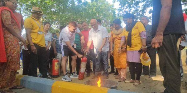 जमशेदपुर में ‘राष्ट्रीय अग्नि दिवस’ पर जागरूकता अभियान,अग्नि सुरक्षा और सीपीआर का दिया प्रशिक्षण