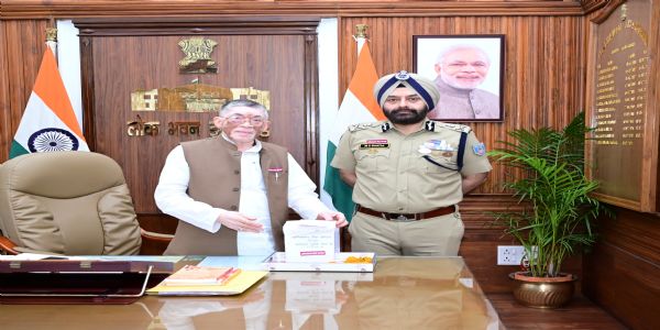 अग्निशमन सेवा सप्ताह पर राज्यपाल संतोष गंगवार ने की जागरूकता बढ़ाने की अपील