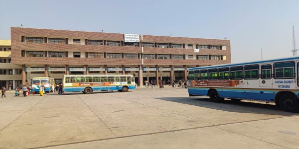 फतेहाबाद जिले के सभी बस अड्डों पर रील बनाने पर लगी रोक