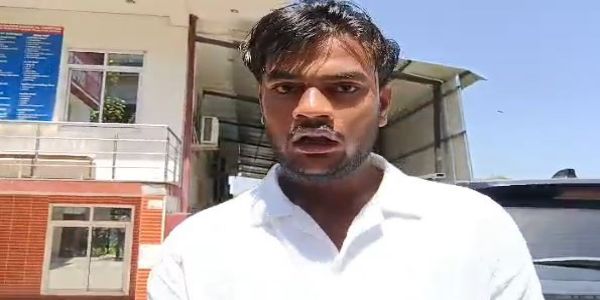 लखनऊ में अम्बेडकर जयंती पर माल्यार्पण को लेकर हुआ विवाद, चली गोली