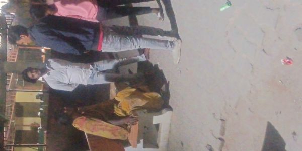 देवरिया सड़क हादसे में एक की मौत, दूसरा रेफर