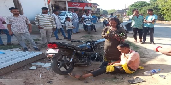 अंबिकापुर : बेलगाम बाइकर्स का खूनी तांडव, दिव्यांग शिक्षक को मारी जोरदार टक्कर, हालत गंभीर