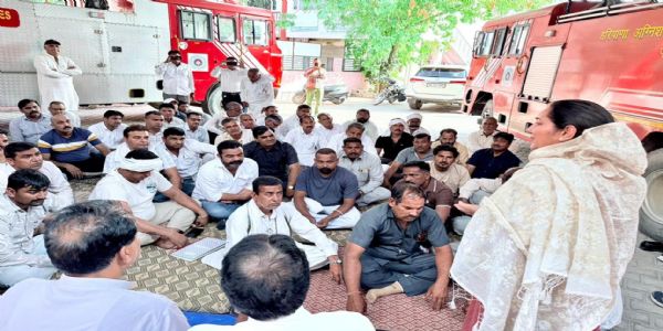 फतेहाबाद : इनेलो ने फायर कर्मचारियों की मांगों का किया समर्थन