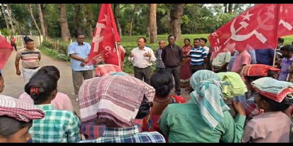 चुनाव 26 : वाम उम्मीदवार झरेन राय ने चाय बागान इलाके में किया प्रचार