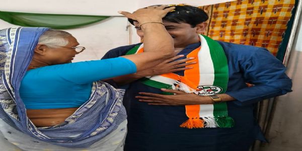 शौकत मोल्ला ने की भाजपा उम्मीदवार से मुलाकात, सियासत तेज