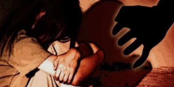 बलिया में नाबालिग बेटी से दुष्कर्म का आरोपित पिता गिरफ्तार