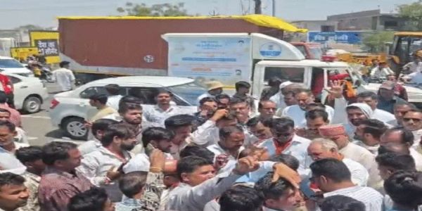 उज्जैन-झालावाड़ राष्ट्रीय राजमार्ग पर किसानों का चक्काजाम
