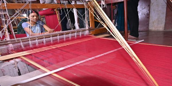 धमतरी जिले में संबलपुरी साड़ी केंद्र को मिलेगी नई पहचान