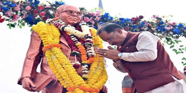 रायपुर : सामाजिक न्याय और समानता के महान शिल्पी डॉ. भीमराव आंबेडकर को मुख्यमंत्री साय ने किया नमन