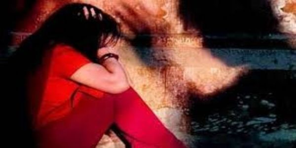 निकाह का झांसा देकर दुष्कर्म करने व अश्लील वीडियो बनाने के आरोप में केस दर्ज