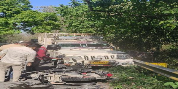 कालाढूंगी रोड पर सड़क दुर्घटना में युवती की मौत