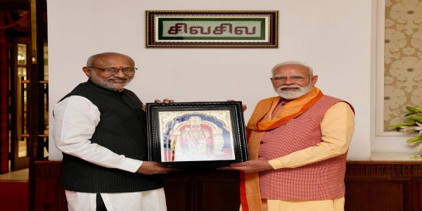 प्रधानमंत्री ने उपराष्ट्रपति से मुलाकात कर पुथांडु की शुभकामनाएं दी