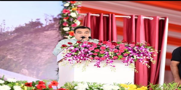 केंद्रीय मंत्री नितिन गडकरी कार्यक्रम को संबोधित करते हुए। केंद्रीय मंत्री नितिन गडकरी कार्यक्रम को संबोधित करते हुए।