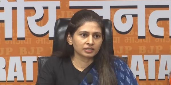 भाजपा मुख्यालय में आयोजित पत्रकार वार्ता को संबोधित करतीं केंद्रीय युवा मामले एवं खेल राज्य मंत्री रक्षा खडसे भाजपा मुख्यालय में आयोजित पत्रकार वार्ता को संबोधित करतीं केंद्रीय युवा मामले एवं खेल राज्य मंत्री रक्षा खडसे