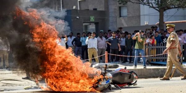 नोएडा हिंसा नोएडा हिंसा