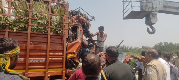 दुर्घटनाग्रस्त वाहन की फोटो