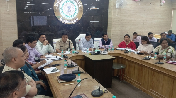 बैठक में शामिल अधिकारी