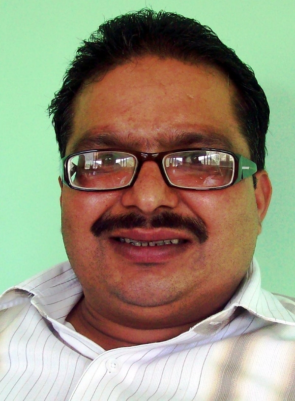 पूर्व पालिकाध्यक्ष मुकेश जोशी।