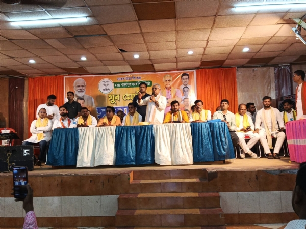 खड़ग़पुर में दिलीप घोष का प्रचार