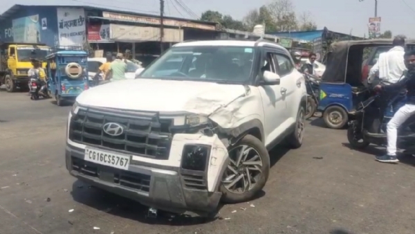 दुर्घटना का शिकार कार