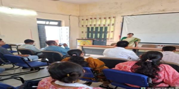 राजगढ़ःप्रधानमंत्री कॉलेज ऑफ एक्सीलेंस में आरक्षण विषय पर व्याख्यान आयोजित