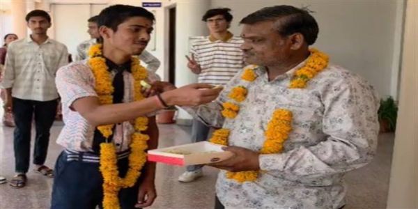 मप्रः सीहोर के श्लोक प्रजापति ने 12वीं गणित संकाय में प्रदेश में प्रथम स्थान किया हासिल