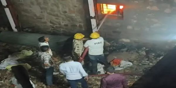 पाली में टेक्सटाइल फैक्ट्री में भीषण आग, रातभर चला रेस्क्यू ऑपरेशन