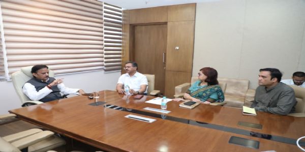 चिकित्सा छात्रों को समय से योजनातर्गत छात्रवृत्ति का भुगतान करें सुनिश्चित: उप मुख्यमंत्री शुक्ल