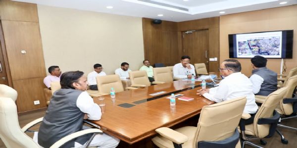 विकास कार्यों के प्रस्तावों को शीघ्र अंतिम रूप देकर टेंडर प्रक्रिया प्रारंभ की जाए : उप मुख्यमंत्री शुक्ल