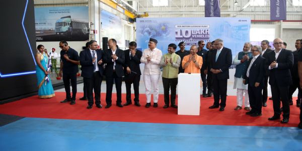 किसी भी स्थिति में बाहरी तत्वों को समूह या प्लांट के आंतरिक मामलों में हस्तक्षेप की अनुमति नहीं : मुख्यमंत्री योगी